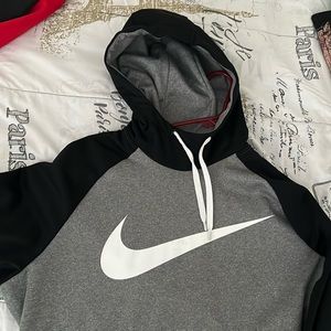 Nike Hoodie XXL Dallas Cowboys. Authentic. Smooth texture. Smoke-free home!